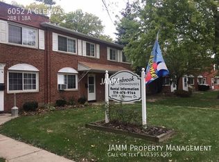 6052A Glenway Dr #D-8, Brookpark, OH 44142