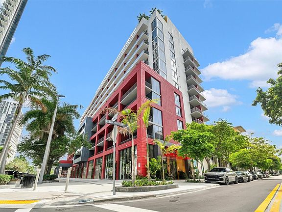 2nd image of 90 32nd St #909