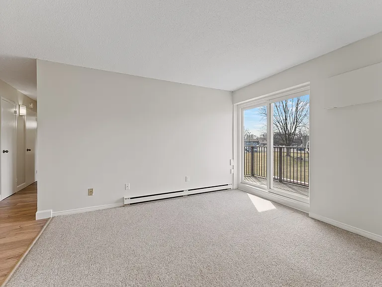 795 Grand Ave W — Photo 10