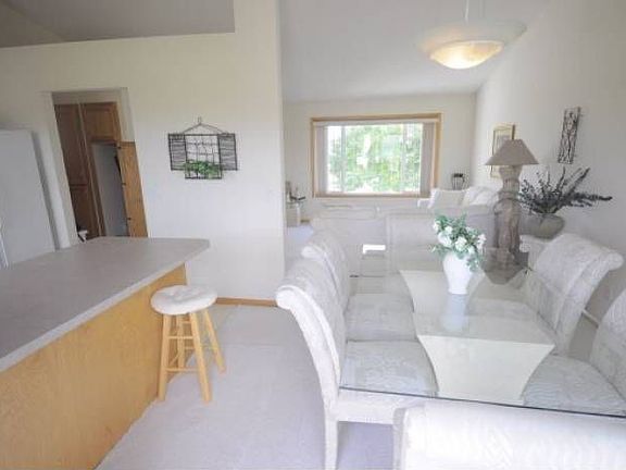 dining and breakfast bar