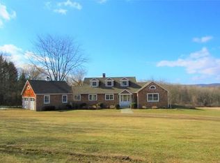 9 Crossfields Dr, Sharon, CT 06069