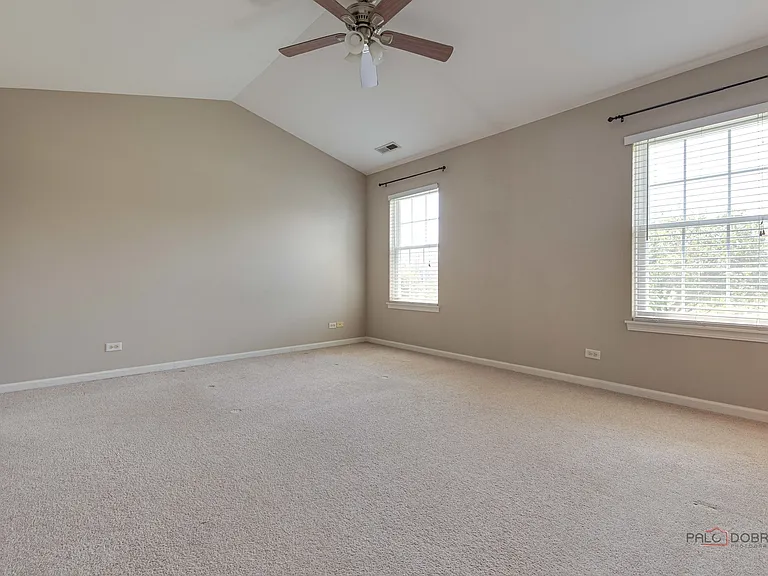 2487 Dickens Dr — Photo 17