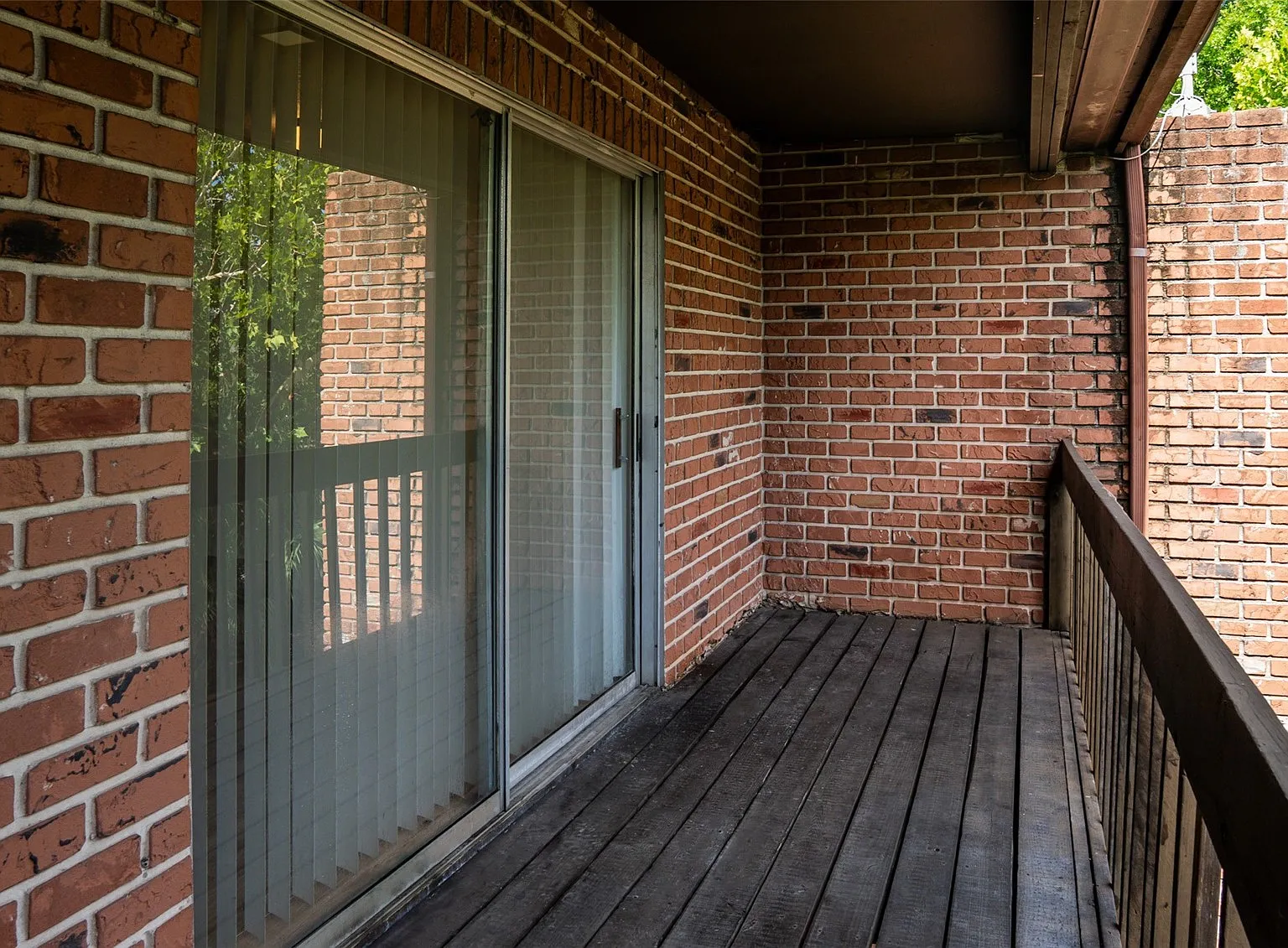 3 bed, 2.5 bath, 1405 sqft, $1,750 — Photo 3