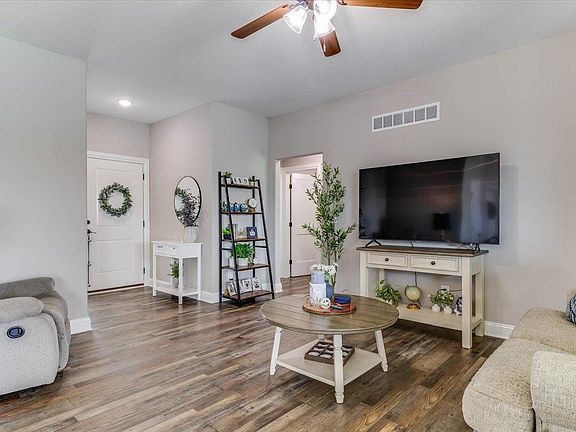 5th image of 10913 W Cedar Ln