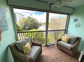 2236 N Cypress Bend Dr, Pompano Beach, FL