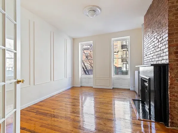 270 W 12th St APT 2A, New York, NY 10014