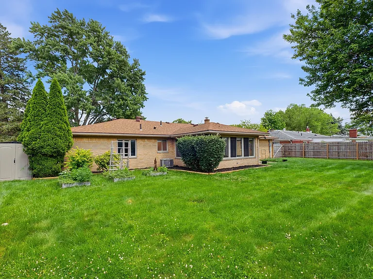 1358 Juliet Dr — Photo 6