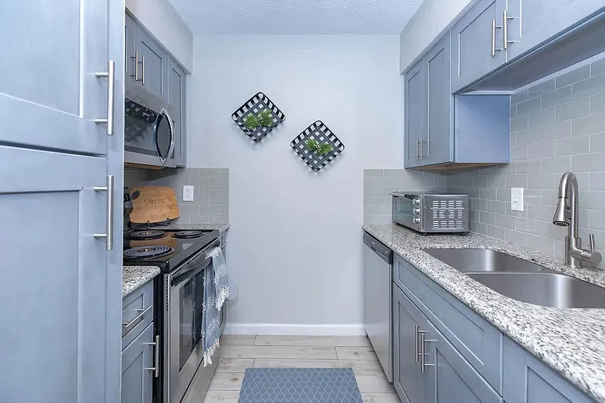 Huntington Park Apartments — Photo 2