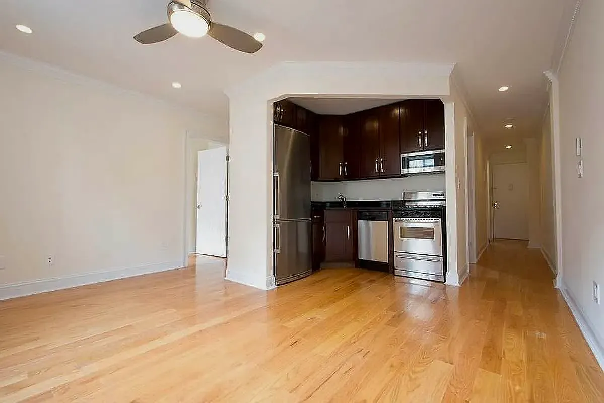 373 South 4th Street — Photo 1