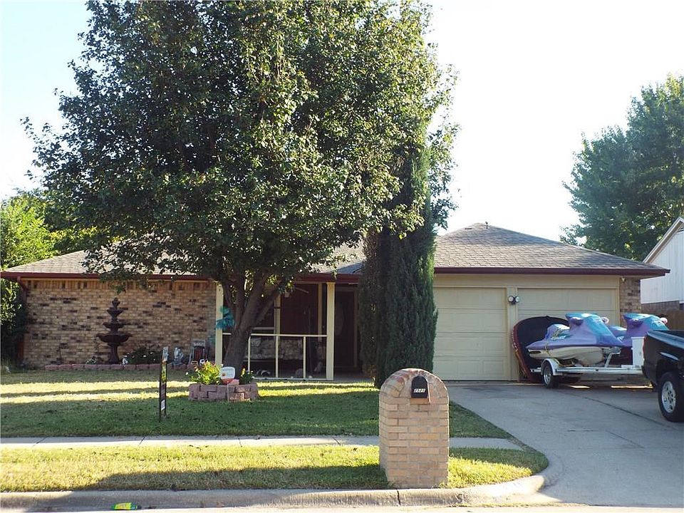 1st image of 2521 Claremont Dr