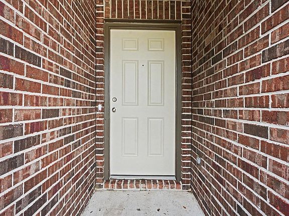 4th image of 4014 Emperor Valley Ln