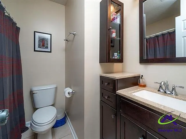 130 Coronation Dr — Photo 4