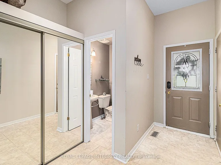 564 Renaissance Dr — Photo 15