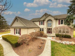47242 Glastonbury Dr, Canton, MI 48188