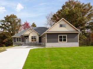 11280 Killarney Dr, Stanwood, MI 49346