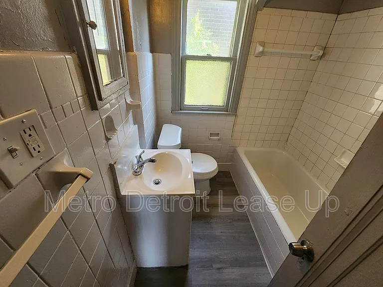9516 Wayburn St #1 — Photo 7
