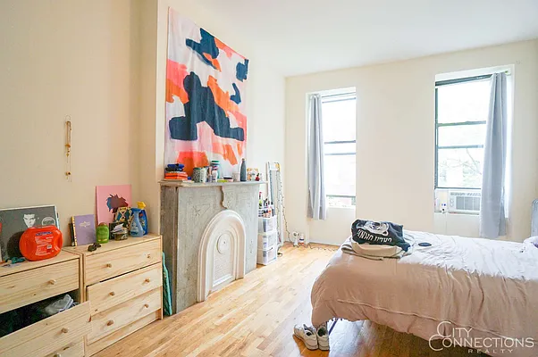 Rented by City Connections Realty | media 26