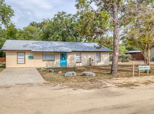 100 Pineview, ConCan, TX 78838