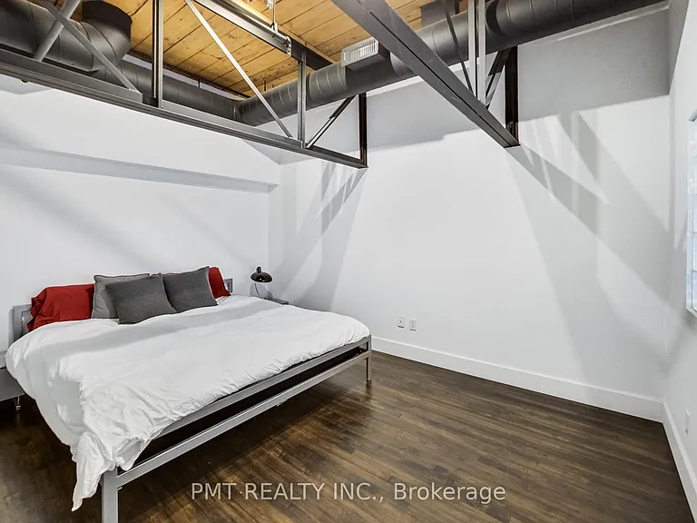 676 Richmond St W #210 — Photo 33