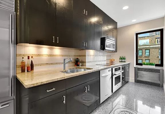 5th image of 19 E 88th St Penthouse A