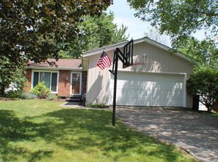 205 Normandy Dr, Brunswick, OH 44212