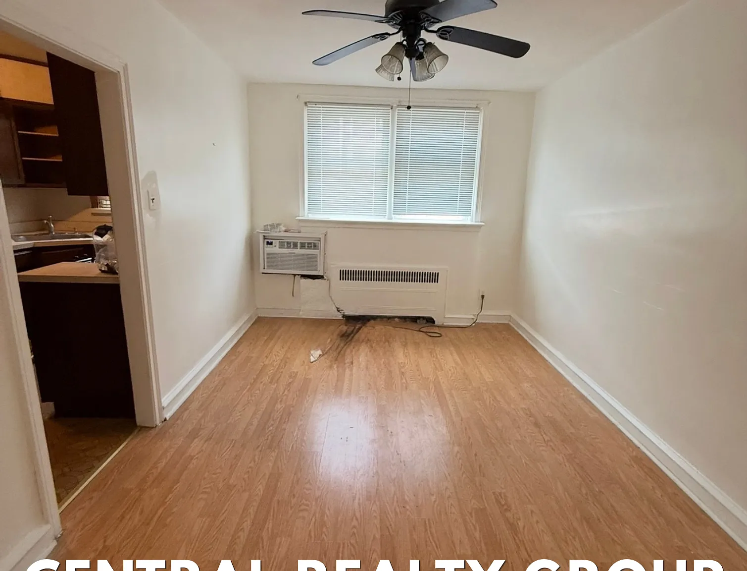 3 bed, 1.5 bath, 1204 sqft, $1,550 — Photo 3