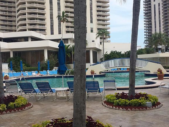 5th image of 19707 Turnberry Way APT 11H