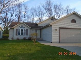 323 Saint Kilian Pkwy, Hartford, WI 53027