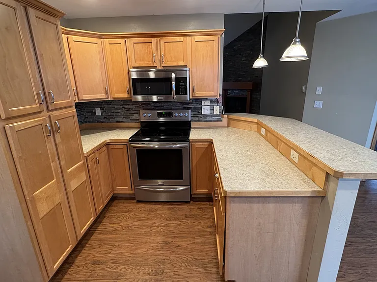 3003 Oliver St — Photo 3