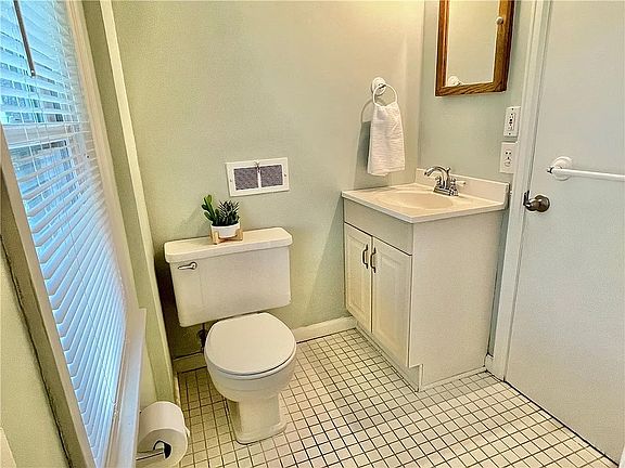 2nd image of 137 Edgemont Rd