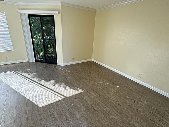 3rd image of 4024 W 138th St APT 10