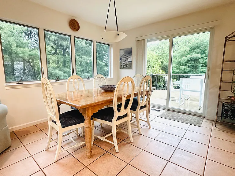 40 Hilltop Rd — Photo 4