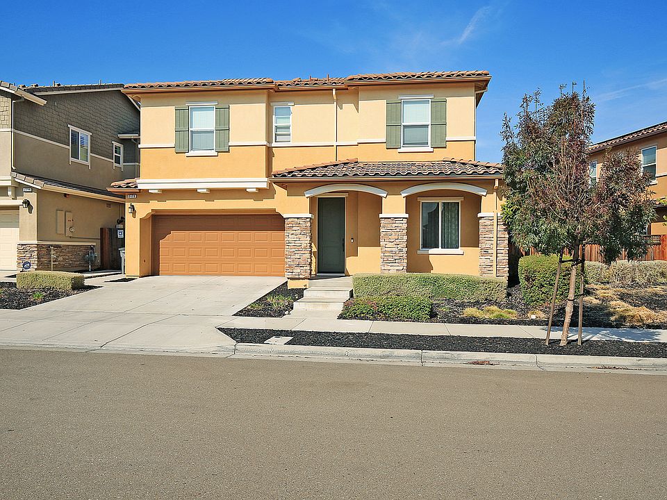 2nd image of 2479 Whitehorse Way