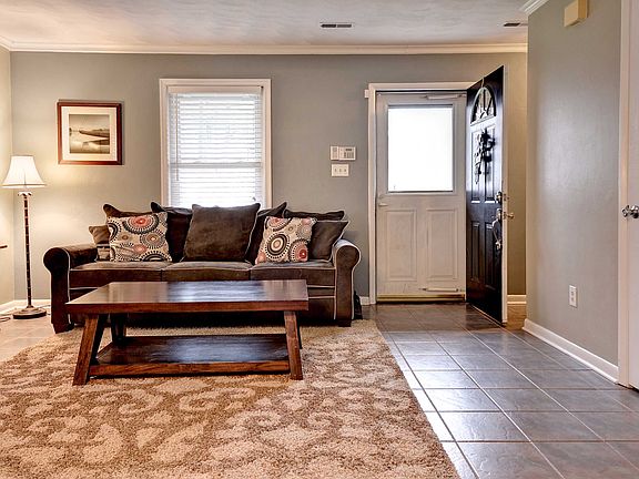 2nd image of 817 Jessie Cir