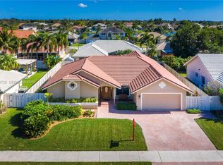 850 Amherst Ave, Davie, FL 33325