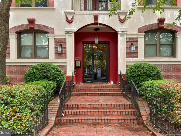 1495 Newton St NW APT 206, Washington, DC 20010