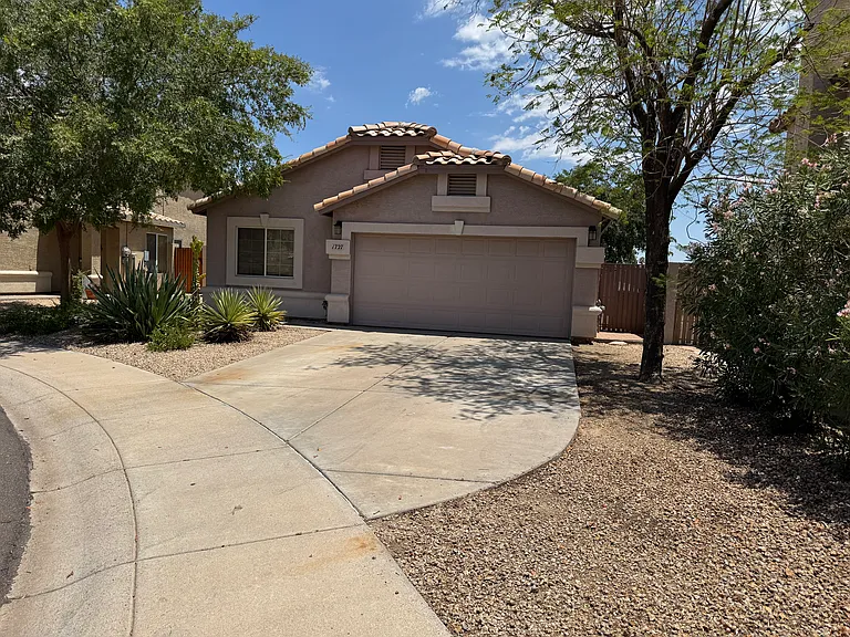 1727 E Pontiac Dr — Photo 1