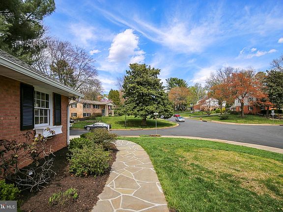 3rd image of 7907 Birnam Wood Dr