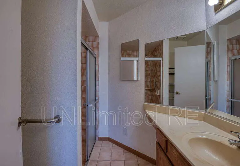 2512 Cisco Dr S — Photo 33