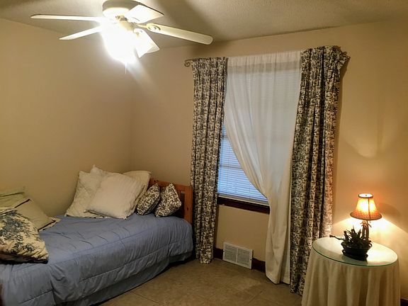 Middle Bedroom 1