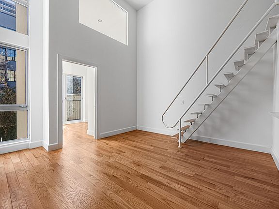 4th image of 42 Meserole St #2