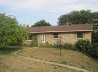 1930 Quigley Dr, Chambersburg, PA 17202
