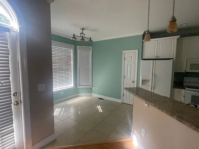 106 Ravenswood Rd — Photo 8