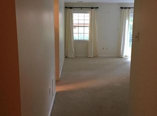 4641 Luxberry Dr, Fairfax, VA 22032