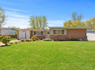 3080 N Waterford Dr, Florissant, MO 63033