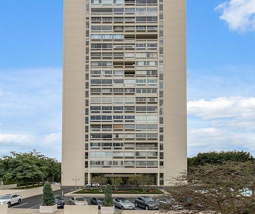 2nd image of 2222 Avenue Of The Stars Unit 2306
