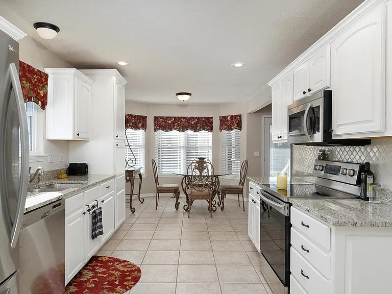 3891 S Hillsdale Ave — Photo 13