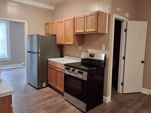 4th image of 534 W Market St Floor 1