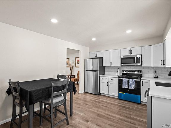 4th image of 46 S Lowell Boulevard