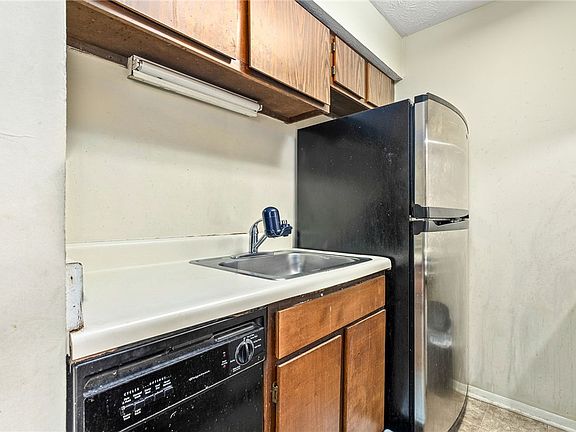4th image of 557 W Glenn Ave #B-203